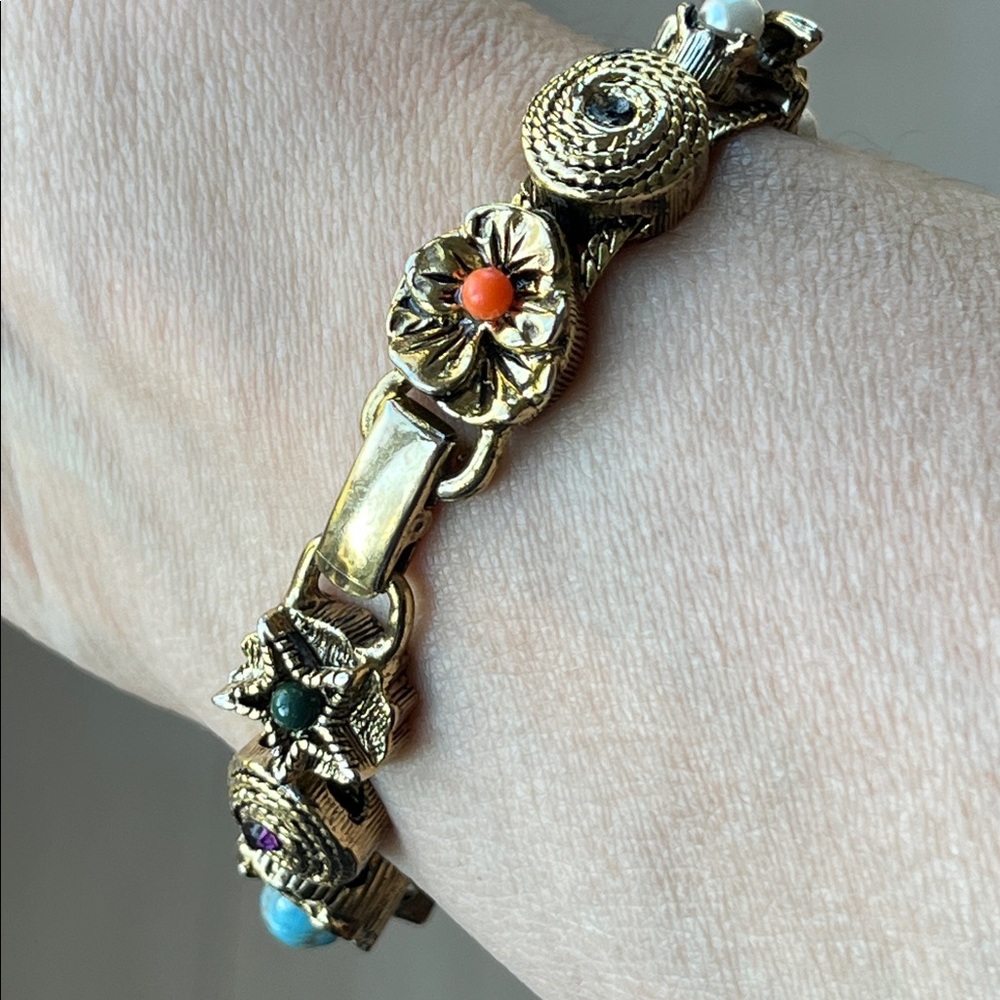 Vintage Victorian Bracelet - Picture 6 of 9